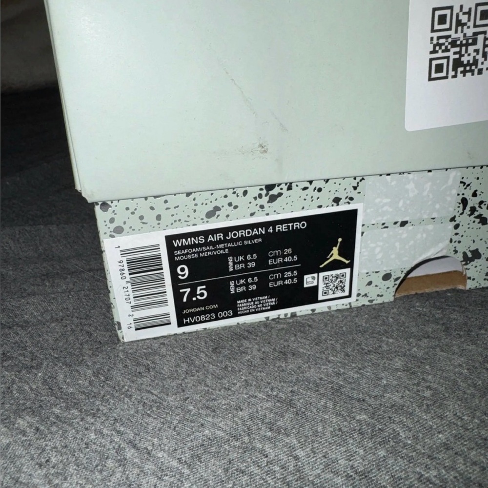 Jordan 4 Retro - Picture 3 of 3
